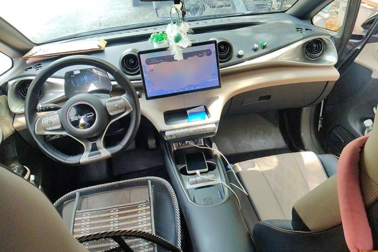 Used BYD Dolphin 2023 420 km Fashion Edition Center Console