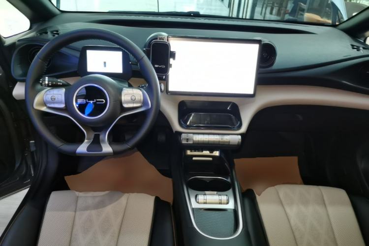 Used BYD Dolphin 2023 420 km Free Version Center Console