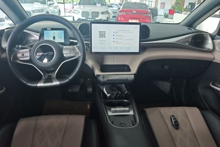 Used BYD Dolphin 2023 420 km Fashion Edition Center Console