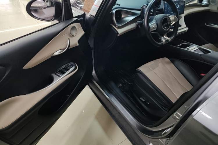 Used BYD Dolphin 2023 420 km Free Version Driver Seat