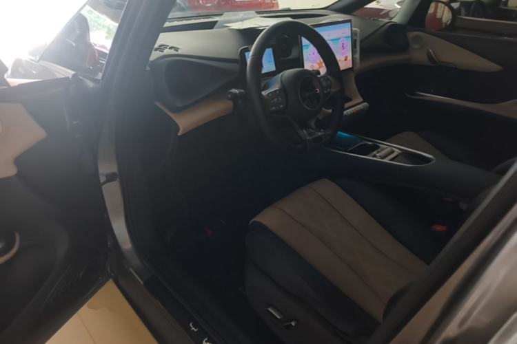 Used BYD Dolphin 2023 420 km Free Version Driver Seat