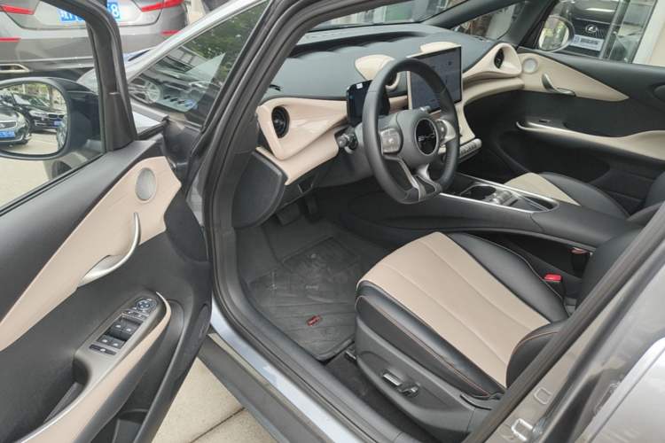 Used BYD Dolphin 2023 420 km Fashion Edition Driver Seat