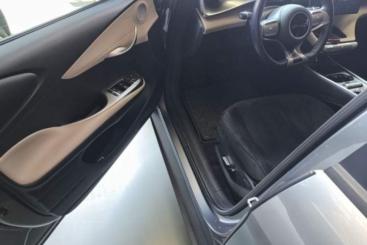 Used BYD Dolphin 2023 420 km Free Version Driver Seat