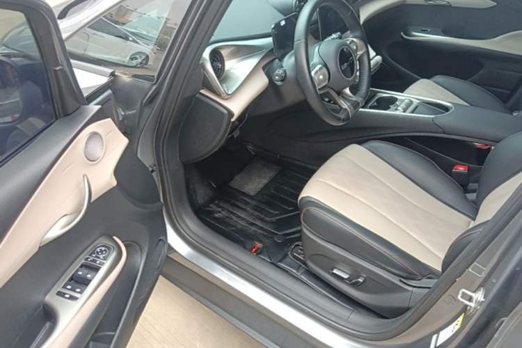 Used BYD Dolphin 2023 420 km Free Version Driver Seat