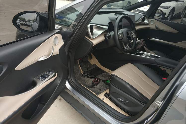 Used BYD Dolphin 2023 420 km Free Version Driver Seat
