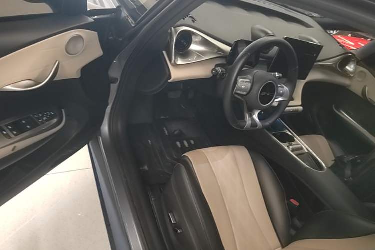 Used BYD Dolphin 2023 420 km Fashion Edition Driver Seat
