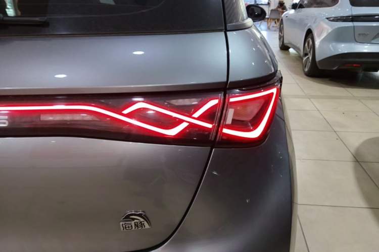 Used BYD Dolphin 2023 420 km Fashion Edition Exterior 3