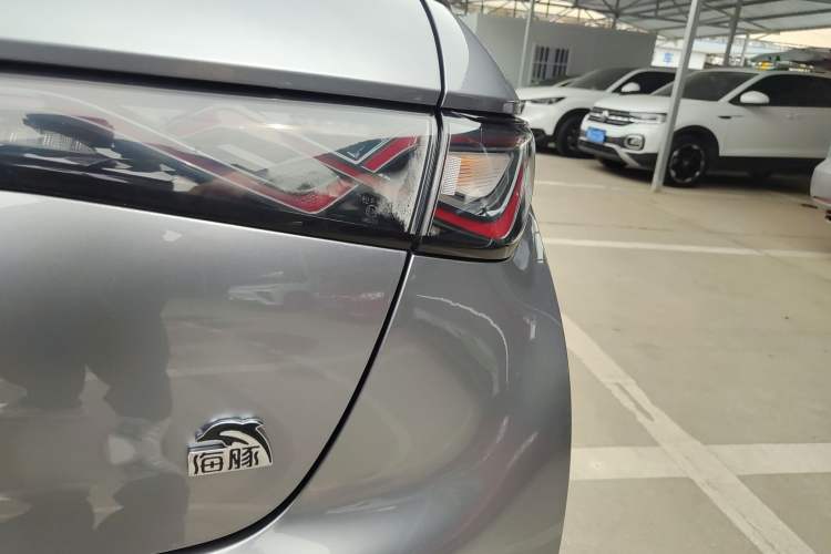 Used BYD Dolphin 2023 420 km Fashion Edition Exterior 3