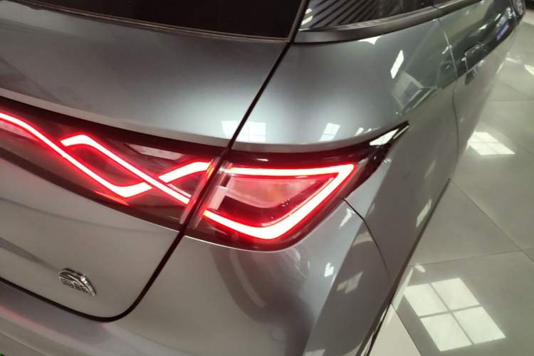 Used BYD Dolphin 2023 420 km Fashion Edition Exterior 3