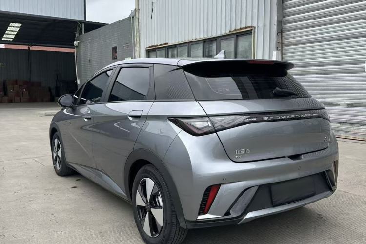 Used BYD Dolphin 2023 420 km Fashion Edition Exterior 4
