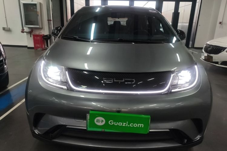 Used BYD Dolphin 2023 420 km Fashion Edition Front