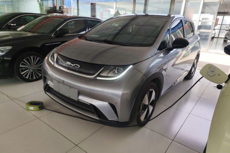 Used BYD Dolphin 2023 420 km Fashion Edition Front Left 45 Deg