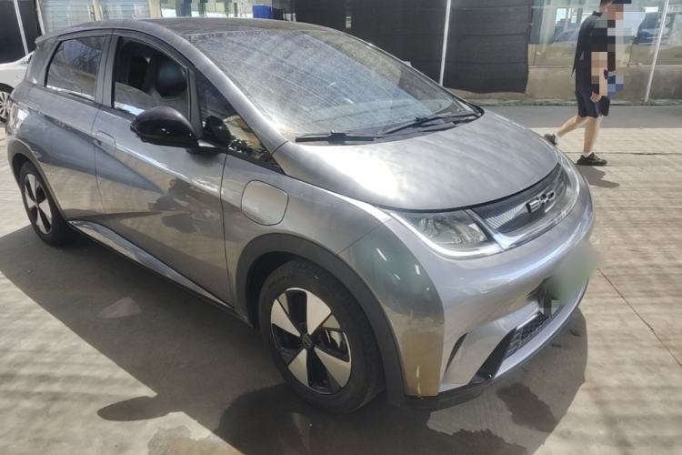 Used BYD Dolphin 2023 420 km Fashion Edition Front Right 45 Deg