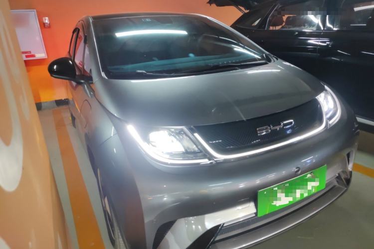 Used BYD Dolphin 2023 420 km Fashion Edition Front Right 45 Deg