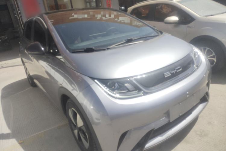 Used BYD Dolphin 2023 420 km Fashion Edition Front Right 45 Deg