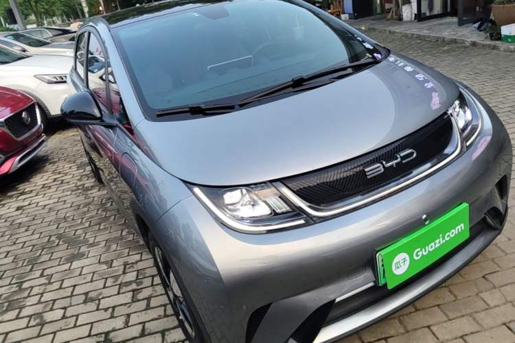 Used BYD Dolphin 2023 420 km Fashion Edition Front Right 45 Deg