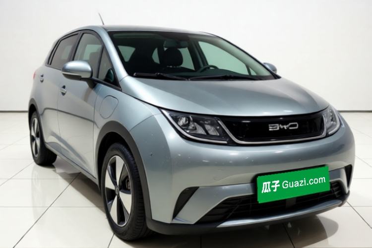 Used BYD Dolphin 2023 420 km Free Version Front Right 45 Deg