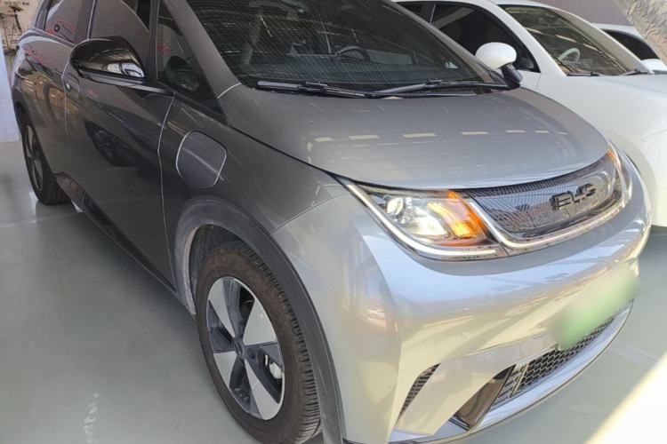 Used BYD Dolphin 2023 420 km Free Version Front Right 45 Deg