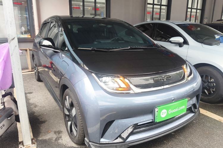 Used BYD Dolphin 2023 401km Knight Edition Front Right 45 Deg