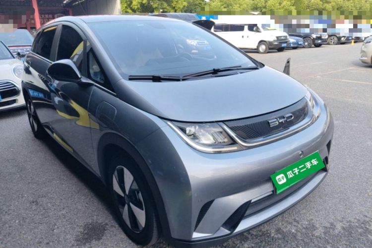 Used BYD Dolphin 2023 420 km Fashion Edition Front Right 45 Deg