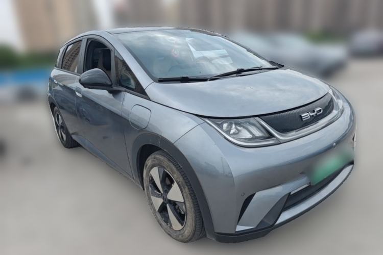 Used BYD Dolphin 2023 420 km Fashion Edition Front Right 45 Deg