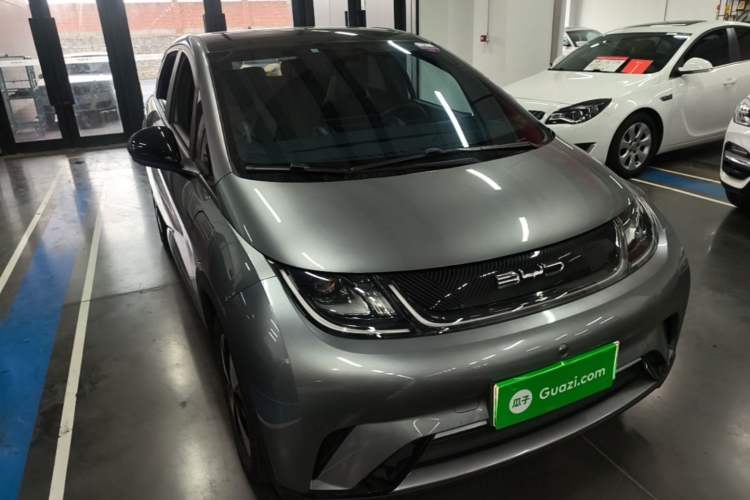 Used BYD Dolphin 2023 420 km Fashion Edition Front Right 45 Deg