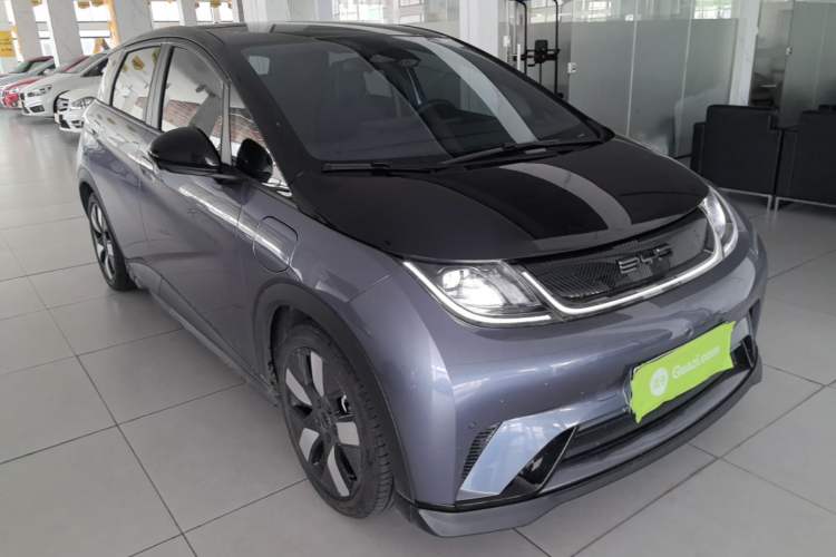 Used BYD Dolphin 2023 401km Knight Edition Front Right 45 Deg