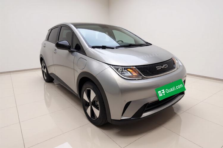 Used BYD Dolphin 2023 420 km Fashion Edition Front Right 45 Deg