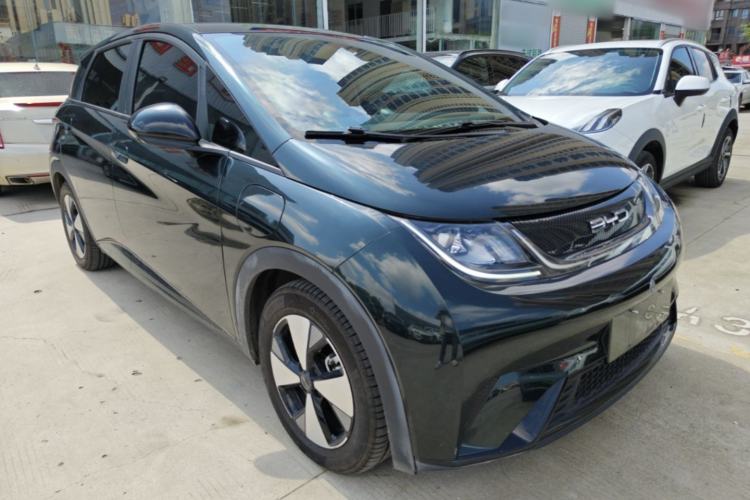 Used BYD Dolphin 2023 420 km Fashion Edition Front Right 45 Deg