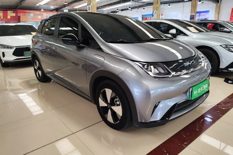Used BYD Dolphin 2023 420 km Fashion Edition Front Right 45 Deg
