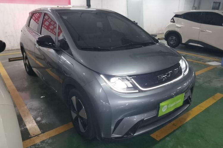 Used BYD Dolphin 2023 420 km Fashion Edition Front Right 45 Deg