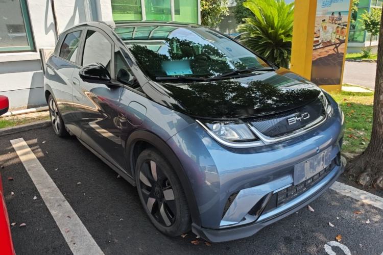 Used BYD Dolphin 2023 401km Knight Edition Front Right 45 Deg