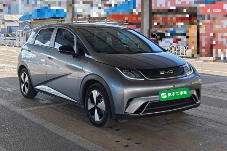 Used BYD Dolphin 2023 420 km Free Version Front Right 45 Deg