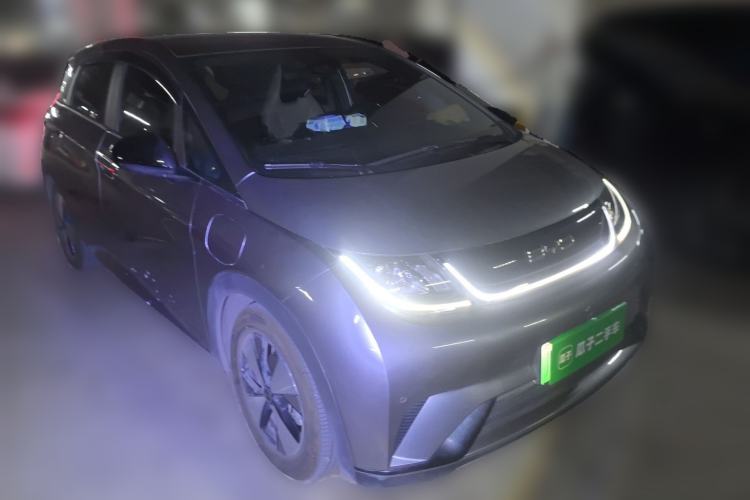 Used BYD Dolphin 2023 420 km Fashion Edition Front Right 45 Deg