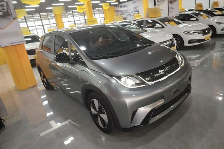 Used BYD Dolphin 2023 420 km Free Version Front Right 45 Deg