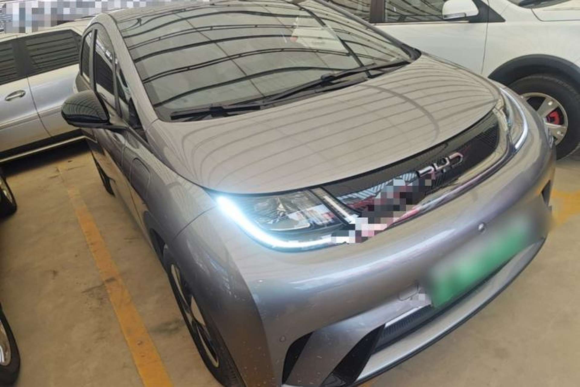 Used BYD Dolphin 2023 420 km Fashion Edition Front Right 45 Deg