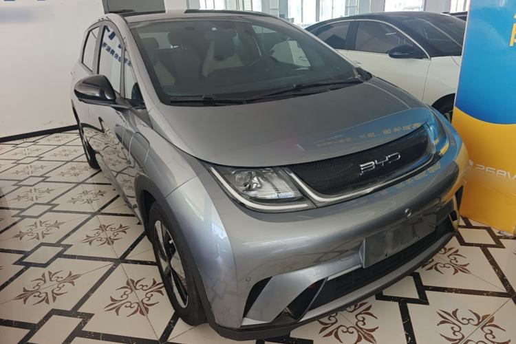 Used BYD Dolphin 2023 420 km Fashion Edition Front Right 45 Deg