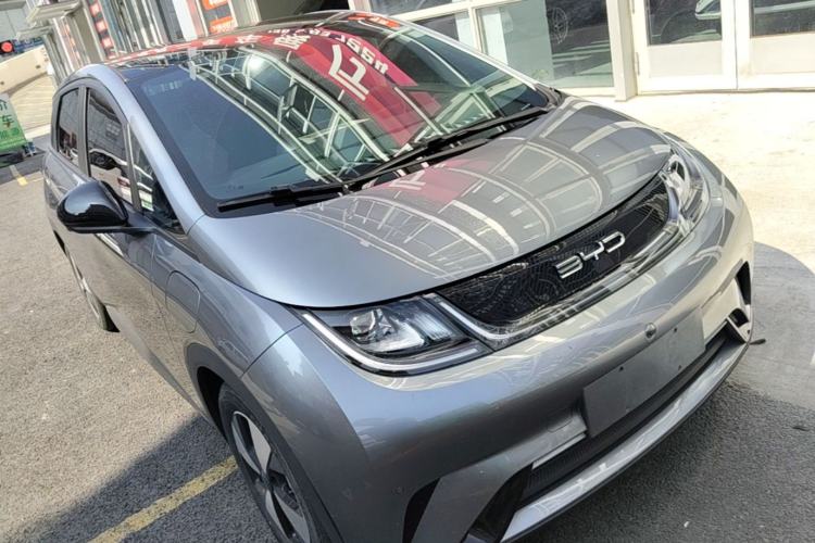 Used BYD Dolphin 2023 420 km Fashion Edition Front Right 45 Deg