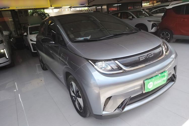 Used BYD Dolphin 2023 420 km Fashion Edition Front Right 45 Deg