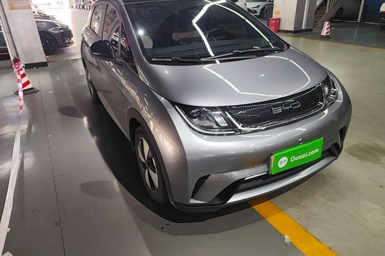 Used BYD Dolphin 2023 420 km Fashion Edition Front Right 45 Deg