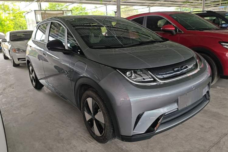 Used BYD Dolphin 2023 420 km Free Version Front Right 45 Deg