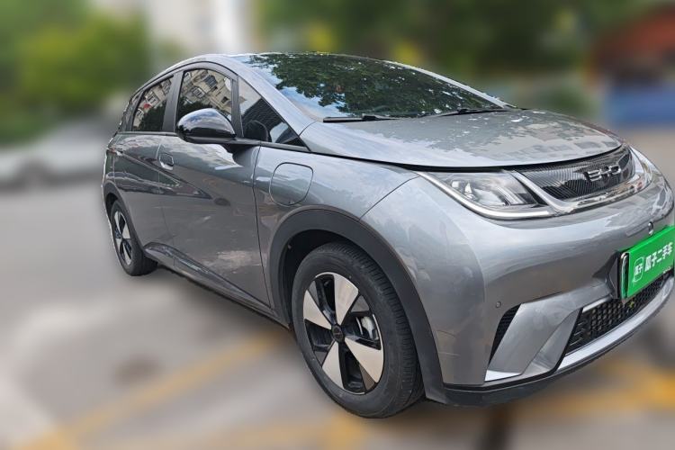 Used BYD Dolphin 2023 420 km Fashion Edition Front Right 45 Deg