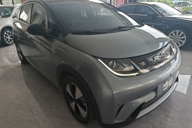 Used BYD Dolphin 2023 420 km Fashion Edition Front Right 45 Deg