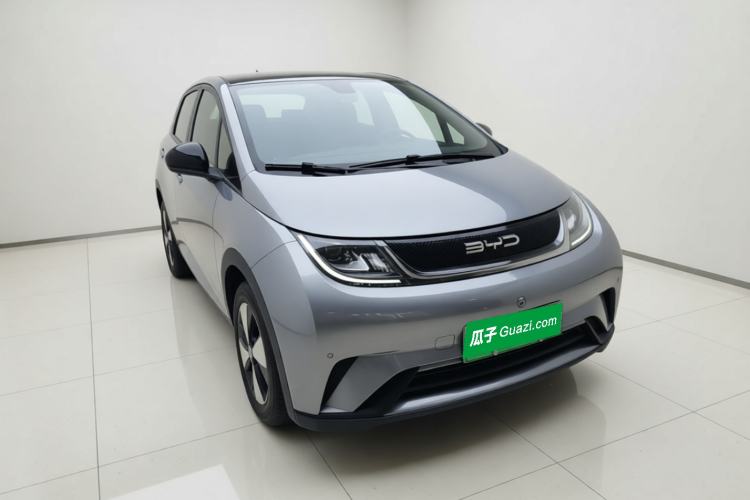 Used BYD Dolphin 2023 420 km Fashion Edition Front Right 45 Deg