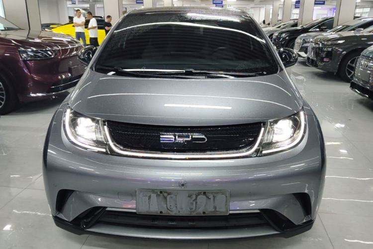 Used BYD Dolphin 2023 420 km Fashion Edition Front