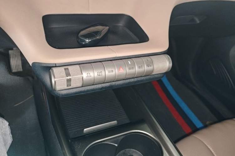 Used BYD Dolphin 2023 420 km Fashion Edition Gear Lever