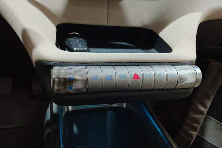 Used BYD Dolphin 2023 420 km Fashion Edition Gear Lever