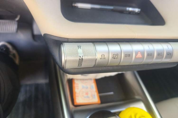 Used BYD Dolphin 2023 420 km Fashion Edition Gear Lever