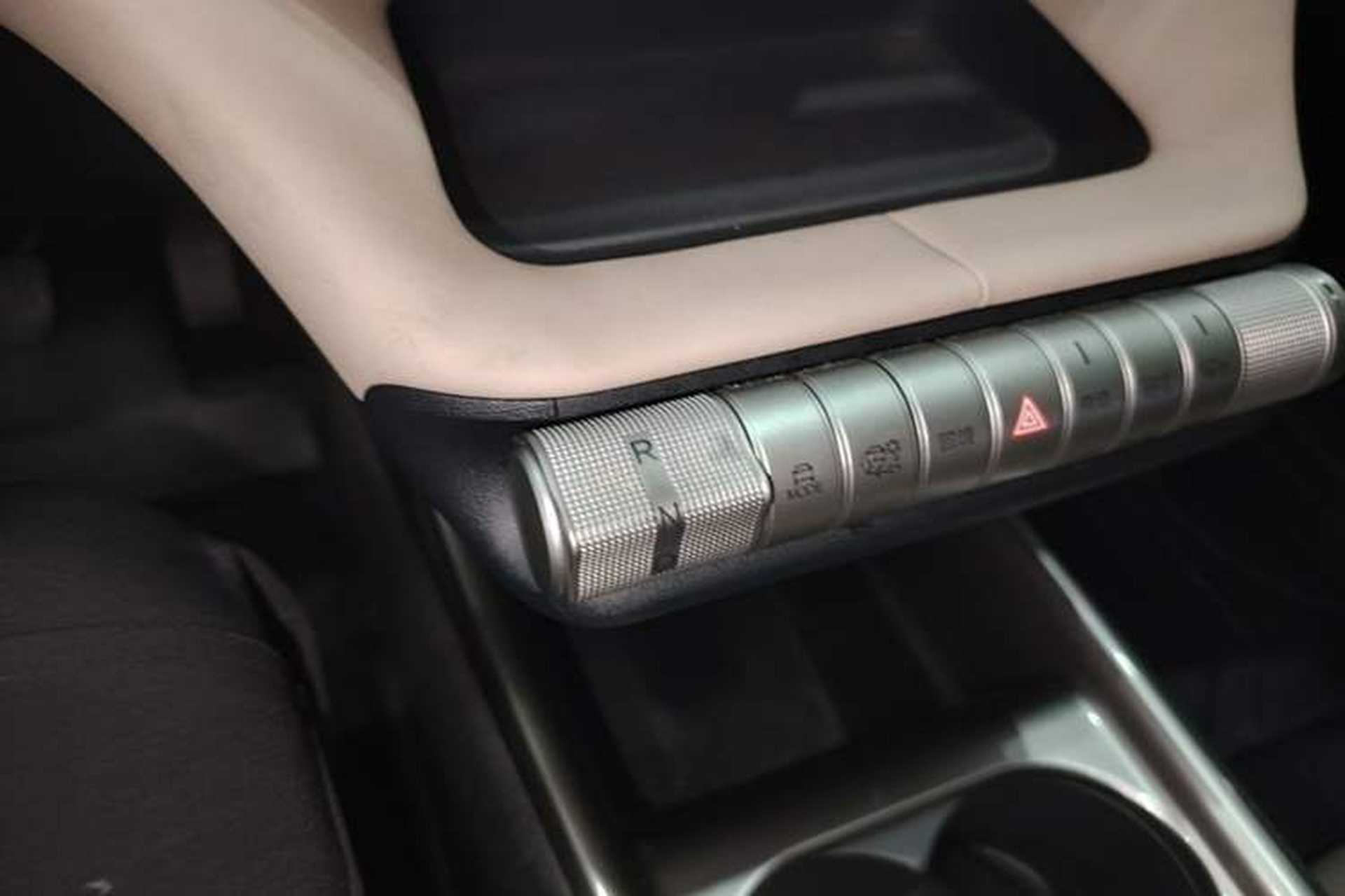 Used BYD Dolphin 2023 420 km Fashion Edition Gear Lever