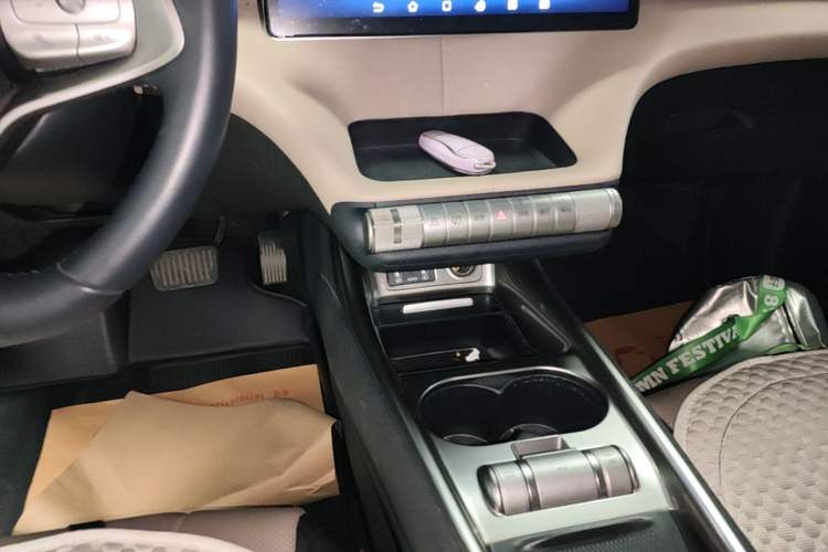 Used BYD Dolphin 2023 420 km Fashion Edition Gear Lever